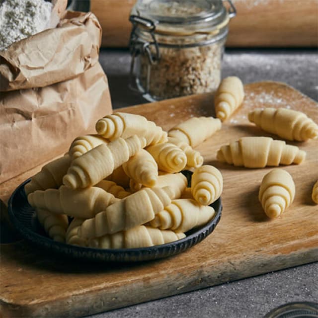신세계푸드 신세계푸드 냉동 크로와상 생지, 2.25kg, 1개